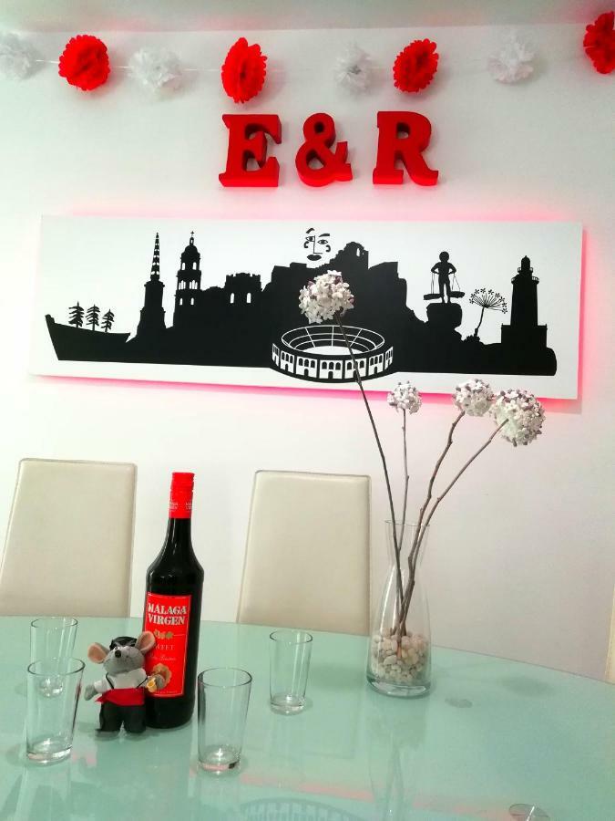Apartamento E&R Malaga Centro- Parking Gratis ภายนอก รูปภาพ