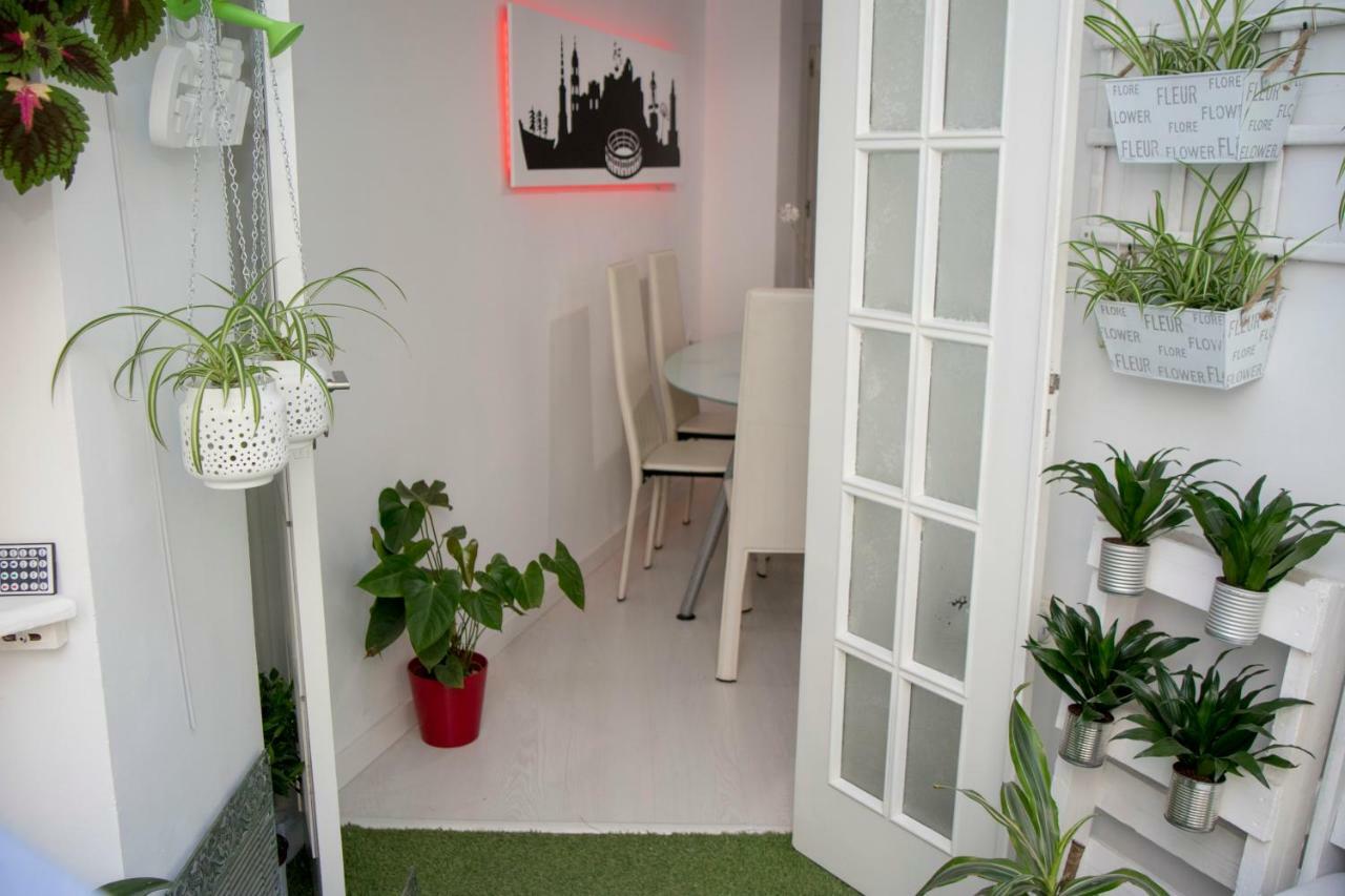 Apartamento E&R Malaga Centro- Parking Gratis ภายนอก รูปภาพ